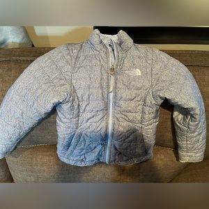 EUC blue Northface reversible coat size 7/8 youth